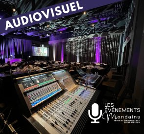 Console audiovisuelle et éclairage de salle